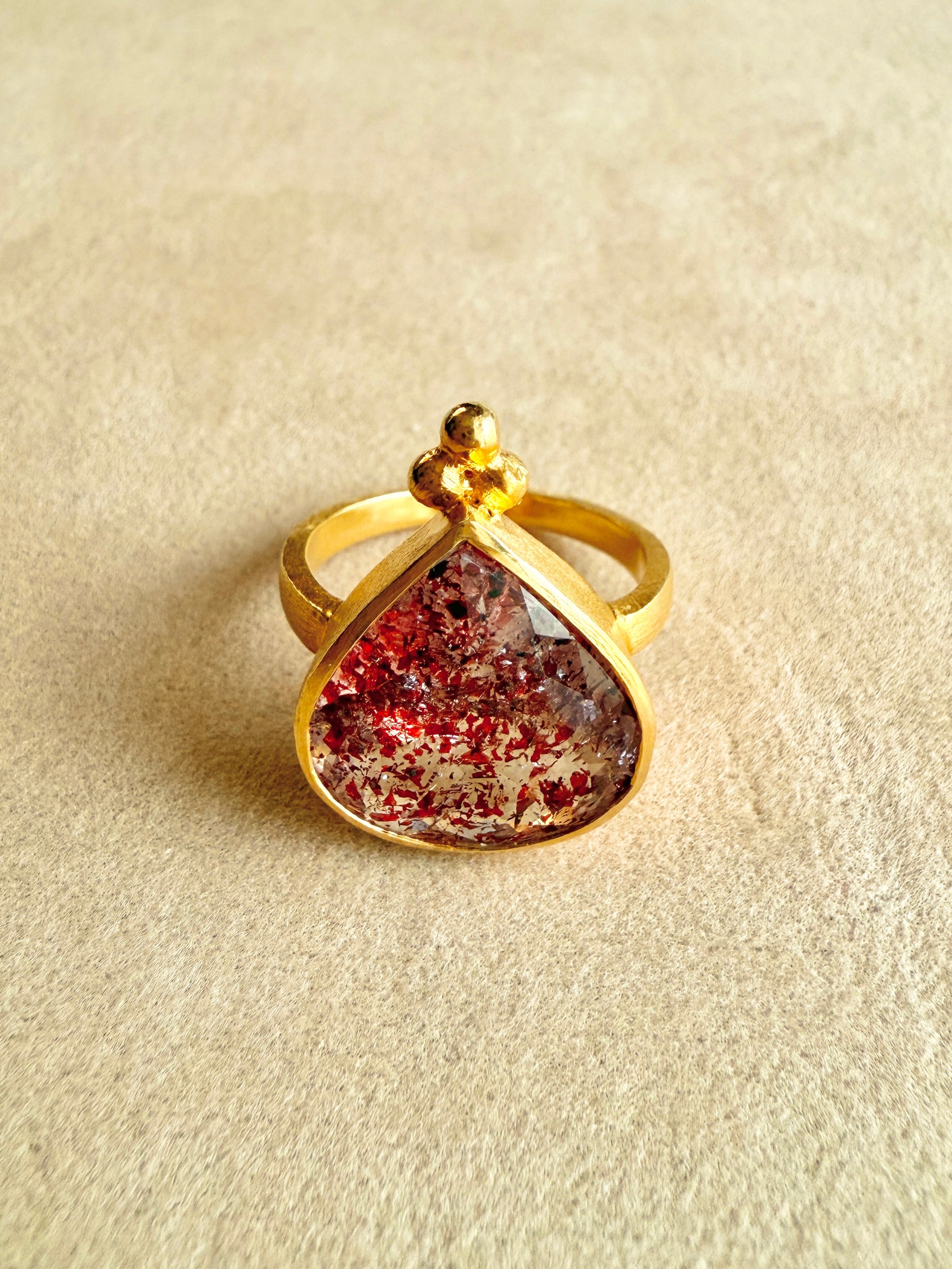 Pahi AMULET